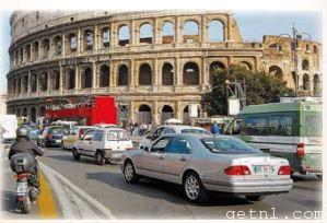 ABOVE Heavy traffic on what must be the most spectacular roundabout in the world, the Colosseum